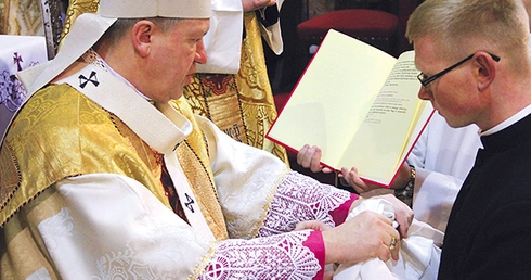 16 kleryków otrzymało 7 grudnia sutanny 