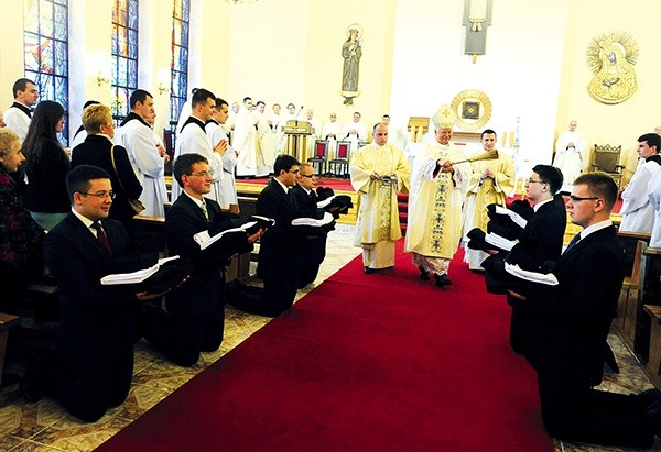  Ceremonii przewodniczył  bp Adam Odzimek