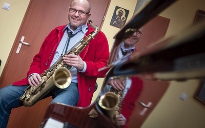 Piotr Baron (ur. 1961) – ceniony saksofonista jazzowy, kompozytor i pedagog. Od 20 lat zajmuje czołowe miejsca w ankiecie „Jazz Top” pisma „Jazz Forum” w kategorii saksofonu tenorowego i sopranowego. Wykładowca w Instytucie Jazzu (Nysa). Mieszka we Wrocławiu