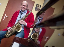 Piotr Baron (ur. 1961) – ceniony saksofonista jazzowy, kompozytor i pedagog. Od 20 lat zajmuje czołowe miejsca w ankiecie „Jazz Top” pisma „Jazz Forum” w kategorii saksofonu tenorowego i sopranowego. Wykładowca w Instytucie Jazzu (Nysa). Mieszka we Wrocławiu