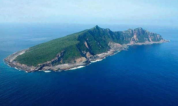Uotsuri-shima to największa z wysp w położonym na Morzu Wschodniochińskim archipelagu, nazywanym przez Japonię Senkaku, a przez Chiny – Diaoyu