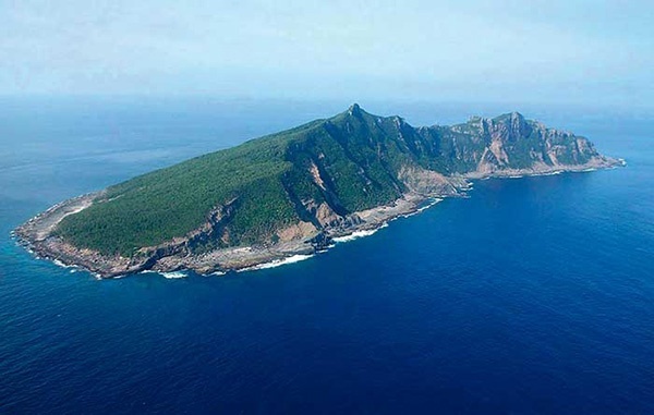 Uotsuri-shima to największa z wysp w położonym na Morzu Wschodniochińskim archipelagu, nazywanym przez Japonię Senkaku, a przez Chiny – Diaoyu