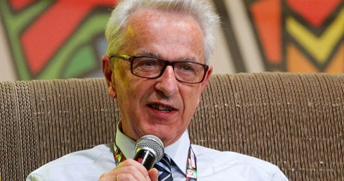 Starowicz: Bezpłciowe wychowanie jest bezsensowne