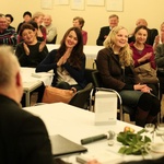 Poezja i teologia - spotkanie z ks. Jerzym Szymikiem