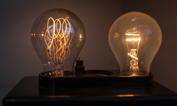 Od elektrowni do żarówki