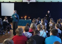 Takie rekolekcje, głoszone przez osoby duchowne z udziałem świeckich, odbyły się po raz pierwszy we wspólnocie parafialnej św. Wojciecha