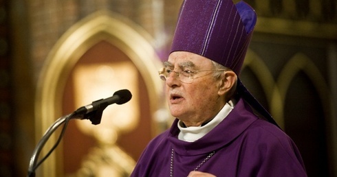 Abp Hoser: Poddaliśmy się rytmowi handlu