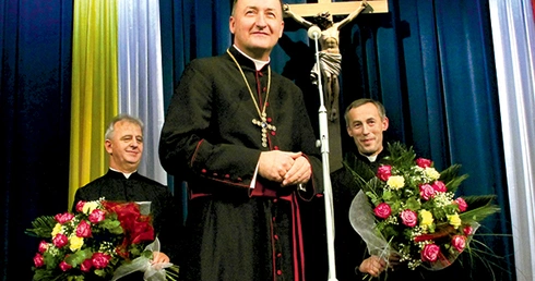 Biskupi nominaci Jan (z lewej) i Stanisław będą najbliższymi pomocnikami bp. Andrzeja
