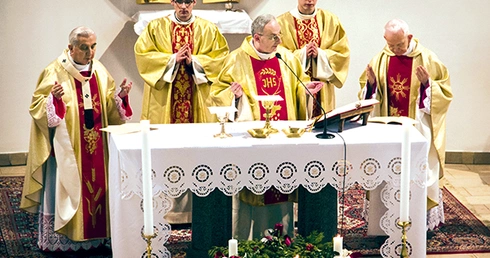 Mszę św. koncelebrowali abp Wojciech Ziemba, bp Jacek Jezierski oraz bp Julian Wojtkowski