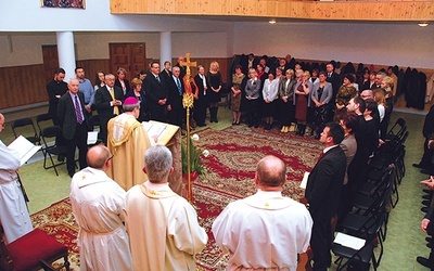  Celebracji przekazania „traditio symboli” przewodniczył  bp Krzysztof Nitkiewicz