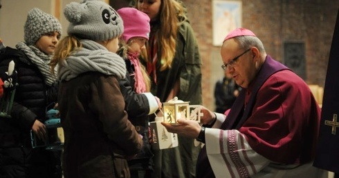 Wyjdź z cienia i pokaż dobro