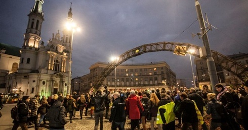 Powstanie biało-czerwona "Tęcza"?