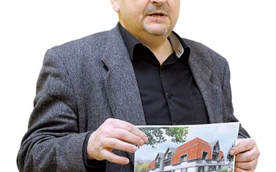 Dariusz Pawliński podczas prezentacji projektu hospicjum
