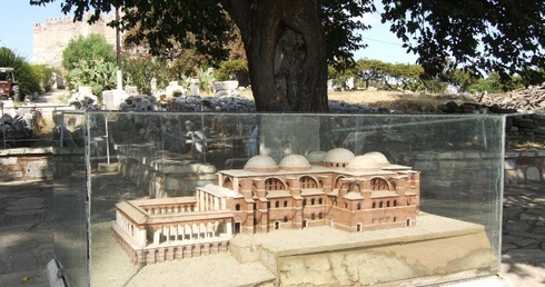 Rekonstrukcja bazyliki w Efezie