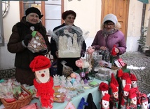 Przyjaciółki od igły dla hospicjum