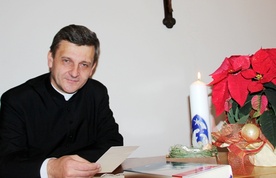 Biskup nominat Roman Pindel z opłatkiem w ręku życzył wszystkim spotkania Jezusa narodzonego w Betlejem