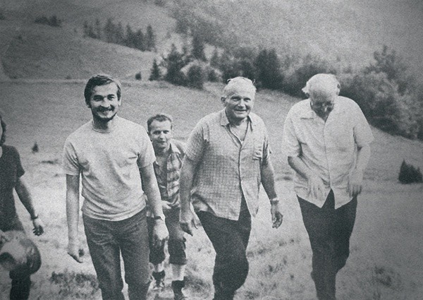 Idea ks. Blachnickiego (pierwszy z prawej) otwarcia oazy na rzeczywistość charyzmatyczną zyskała pełną akceptację biskupa Karola Wojtyły 