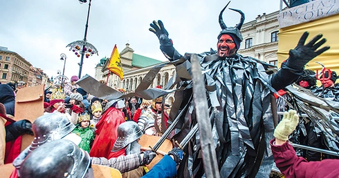  Na warszawski orszak przygotowanych zostanie 100 tys. śpiewników  i tyle samo papierowych koron dla uczestników