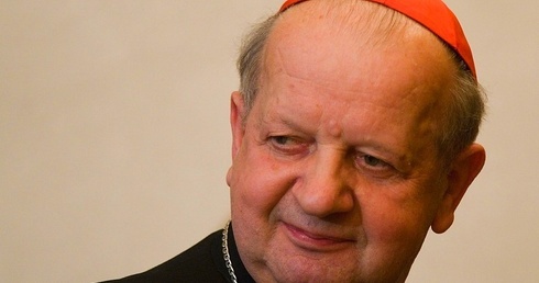 Kard. Dziwisz apeluje do polityków