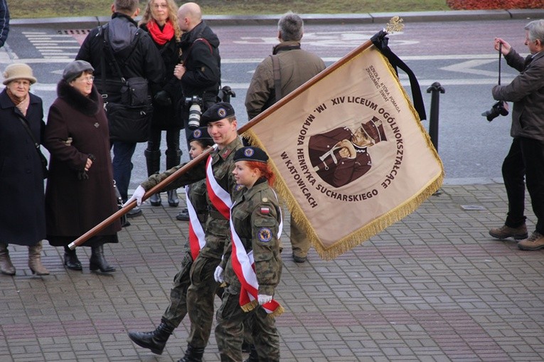 Wprowadzenie urny śp. Wojciecha Kilara do katedry