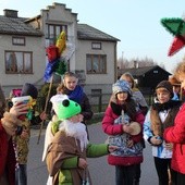 Kolędnicy misyjni byli życzliwie przyjmowani przez mieszkańców Bobrownik