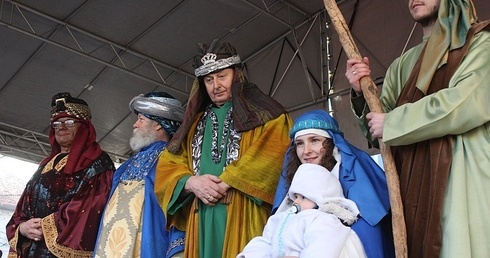 W Bielsku-Białej trzej królowie w bryczce!