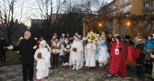 Orszak kolędników w Brzęczkowicach