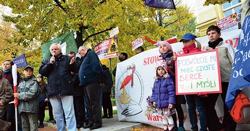 Ideolodzy gender chcą wpływać na wychowanie dzieci. Na zdjęciu protest przeciwko planom wprowadzenia wychowania seksualnego w szkołach i przedszkolach