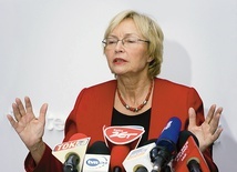 Min. Lena Kolarska-Bobińska deklaruje, że nie chce wprowadzać zmian w ministerialnych przepisach