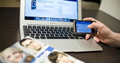 Dziennie aż 699 mln użytkowników Facebooka loguje się na swoje konta