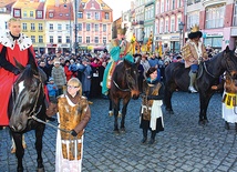  Blisko 2000 osób pojawiło się na Orszaku Trzech Króli w Wałbrzychu