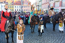  Blisko 2000 osób pojawiło się na Orszaku Trzech Króli w Wałbrzychu