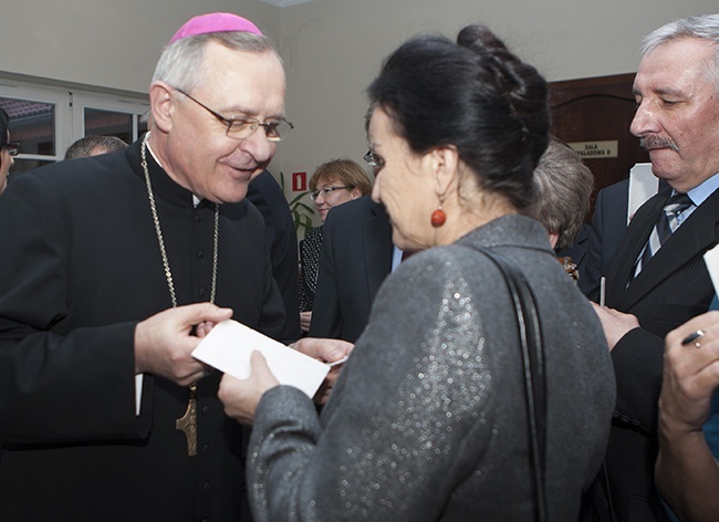 Biskup z samorządowcami