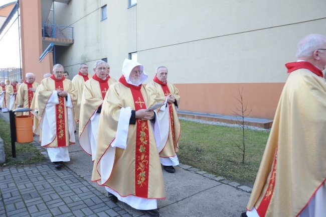 Procesja z seminarium do kościoła