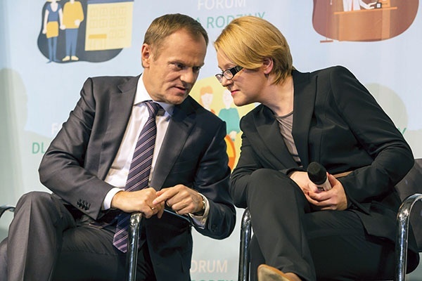 Minister Agnieszka Kozłowska-Rajewicz  i premier Donald Tusk nie widzą w gender zagrożenia