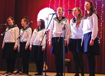 Grand prix jubileuszowego festiwalu, który odbył się 11 stycznia, zdobył zespół wokalny Gimnazjum i Liceum Sióstr Niepokalanek w Wałbrzychu
