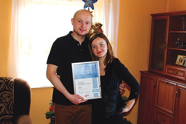 Małgorzata i Marcin Wypychowie od trzech lat mieszkają w Szkocji.  Ostatnio kiełbasa, którą zrobił Marcin, zdobyła tam II miejsce w kategorii wyrobów wędliniarskich 