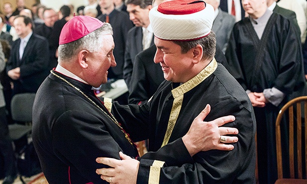Spotkanie z muzułmanami kończy wymiana znaku pokoju