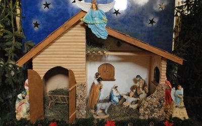 Szopki świąteczne obrazują okoliczności narodzin Jezusa w Betlejem