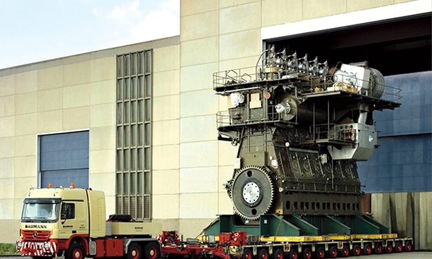 Jeden z największych diesli na świecie: Wärtsilä RT-flex96C. Może mieć do 14 cylindrów i rozmiar domu. Waży 2300 ton i ma 25480 dm3 pojemności. Montuje się go na statkach. 25480 dm3 to 25480000 cm3 