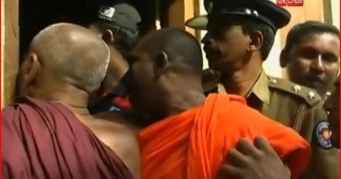 Sri Lanka: Buddyjscy mnisi atakują