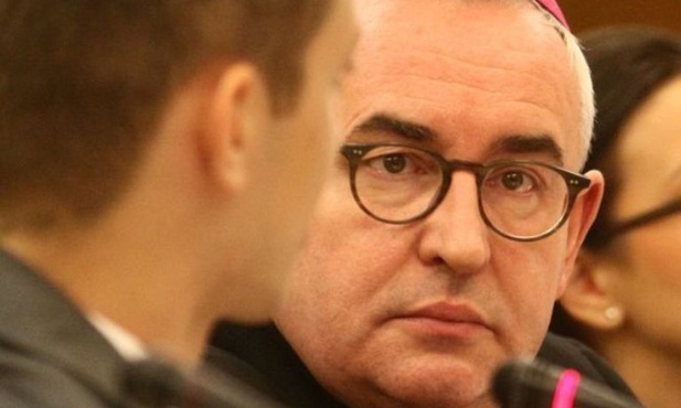 Kuria warszawska dementuje informacje "SE"