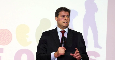 Poseł Mirosław Piotrowski od lat tropi aburdalne przepisy unijne