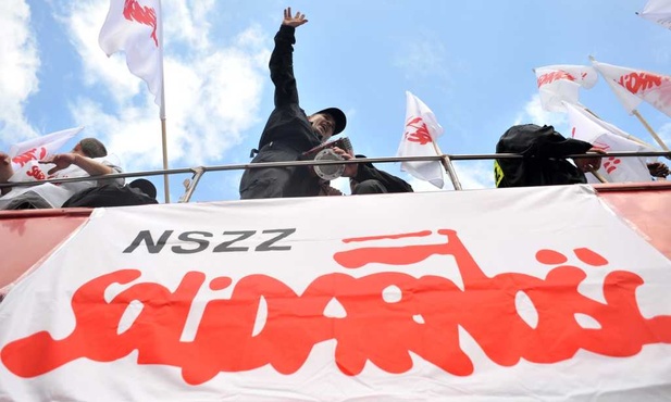 Nagroda Solidarności dzieli dawną opozycję