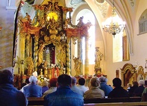 Wokół Maryi w Starym Wielisławiu wierni gromadzą się od wieków