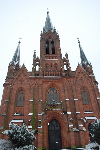 Zduńska świątynia została wzniesiona według projektu Konstantego Wojciechowskiego