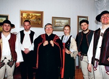 Koncert odbył się w imieniny proboszcza parafii ks. Henryka, którego górale „przyjęli” do kapeli 