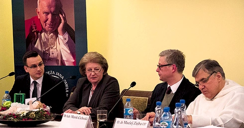  Trzecia z cyklu papieskich debat dotyczyła Europy i świata w myśli papieża Polaka 