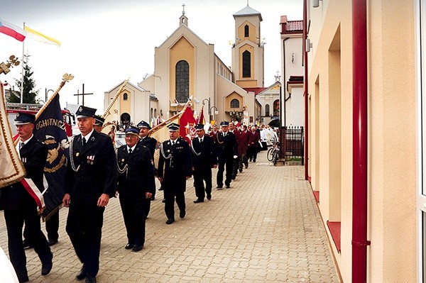  Do sanktuarium przybywają pielgrzymi z różnych zakątków Polski