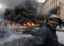 Kijów: Przywoźcie opony! One ratują życie!